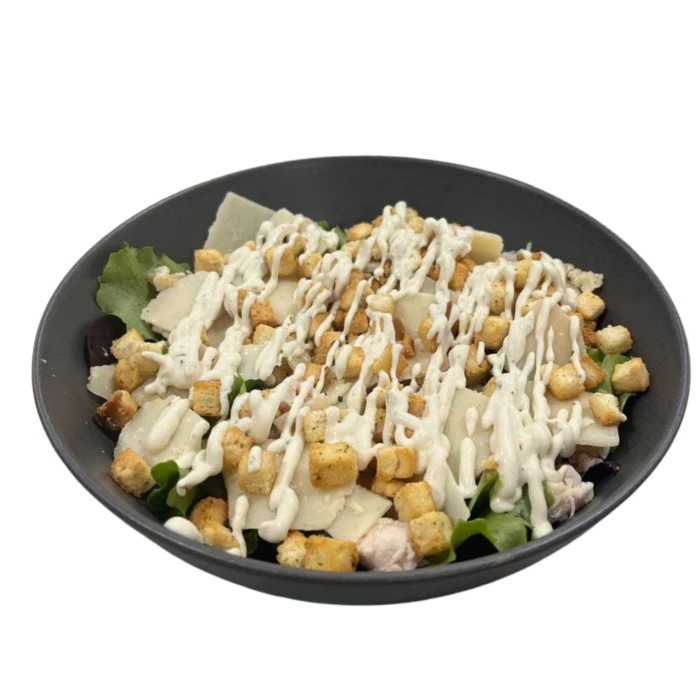 Ensalada César di Luna con pollo y parmesano